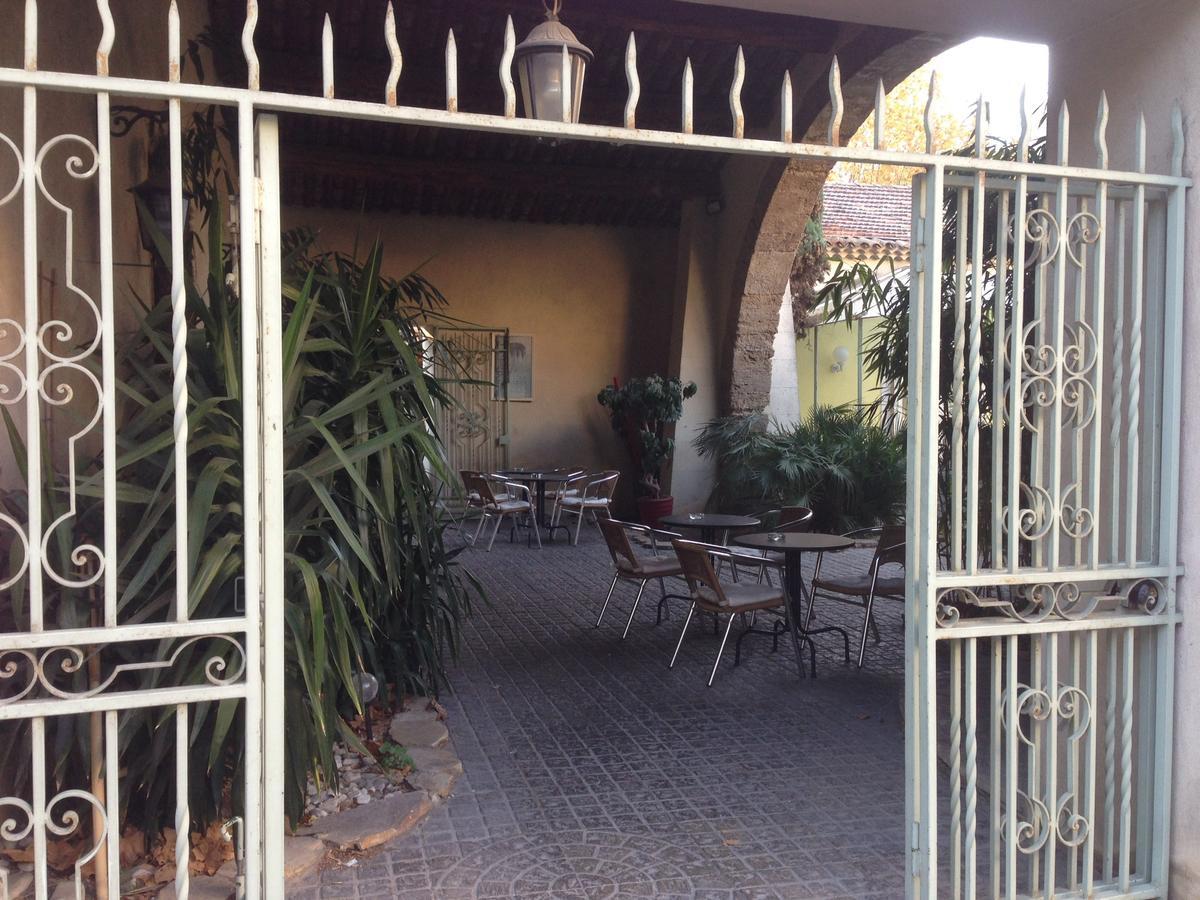 Hotel Restaurant Le Commerce 2*