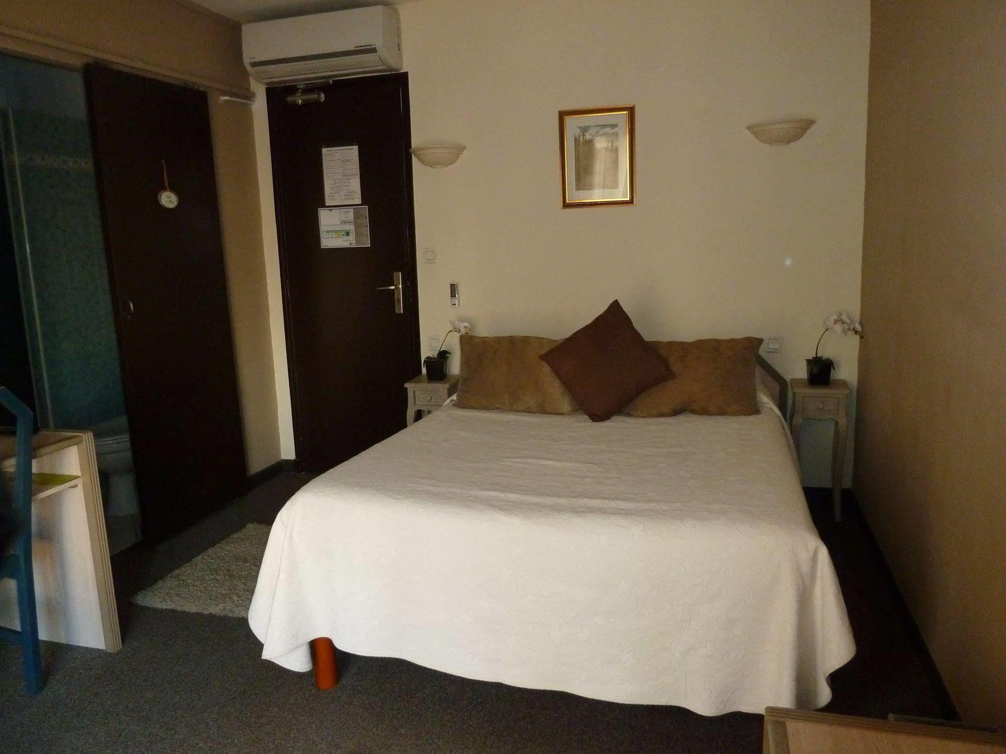 Restaurant Le Commerce Hotel Auriol